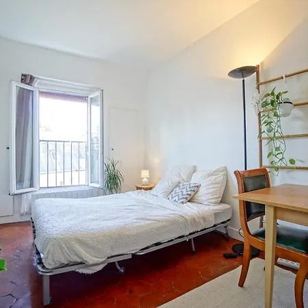 Charming Studio With Balcony Near Nation Apartman *