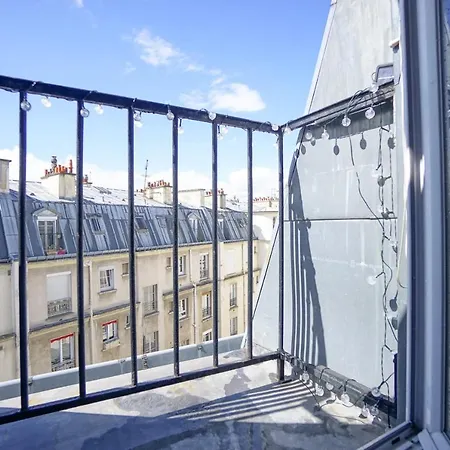 Apartman Charming Studio With Balcony Near Nation
